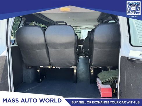 Used 2014 Ford E-250 and Econoline 250 Extended w/ Power Group RWD image 9