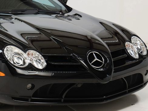 Used 2006 Mercedes-Benz SLR image 10