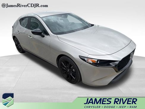 Used 2024 MAZDA MAZDA3 s image 4