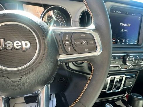 Used 2023 Jeep Gladiator Overland AWD/4WD image 28
