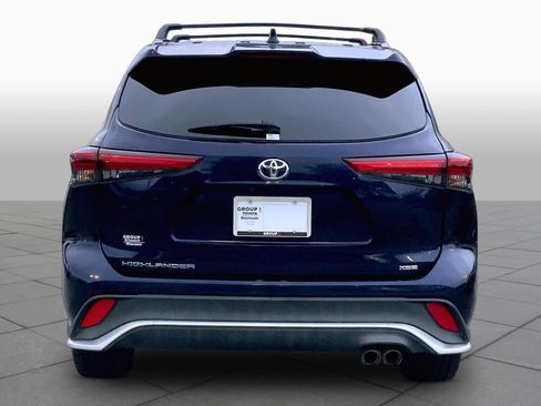 Used 2022 Toyota Highlander XSE FWD image 5