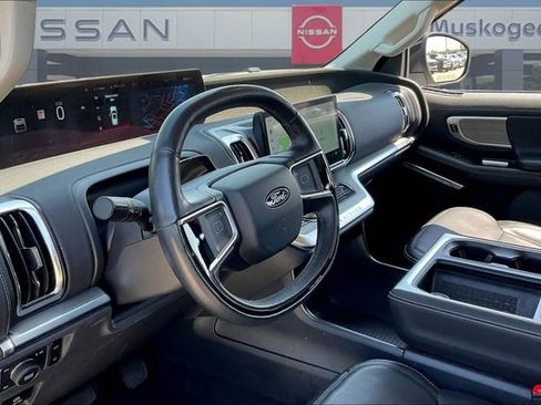 Used 2025 Ford Expedition Platinum AWD/4WD image 17