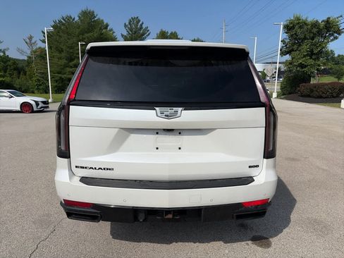 Certified 2023 Cadillac Escalade Sport Platinum w/ LPO, ONYX Package AWD/4WD image 3