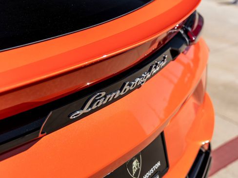 Used 2024 Lamborghini Urus S image 14