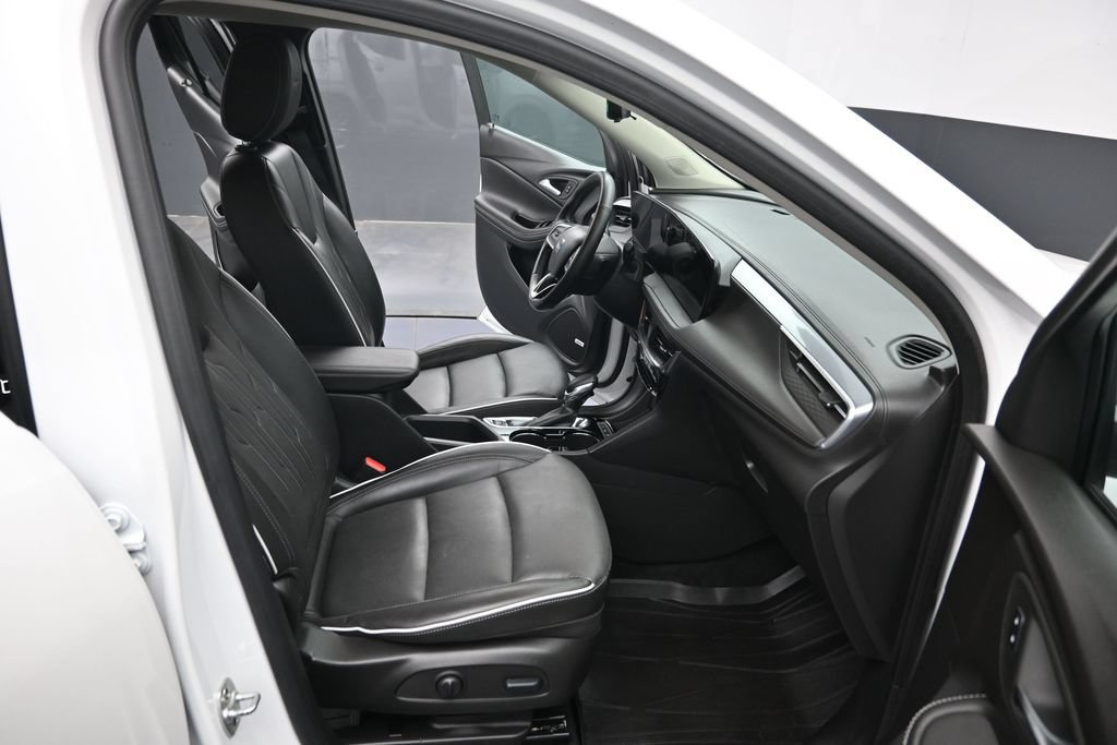 Used 2024 Buick Encore GX Avenir w/ Avenir Technology Package AWD/4WD image 33