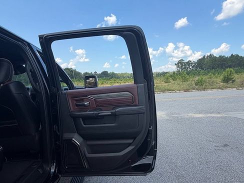 Used 2025 RAM 2500 Limited AWD/4WD image 25