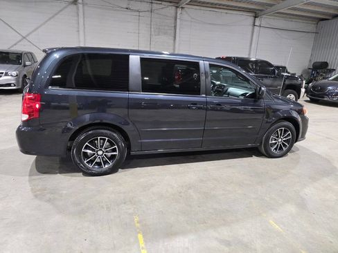 Used 2014 Dodge Grand Caravan SE w/ Quick Order Package 29E SE FWD image 12