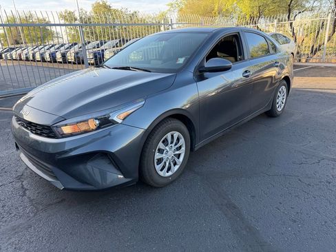 Used 2024 Kia Forte LX FWD image 3