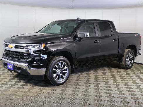 Used 2024 Chevrolet Silverado 1500 LT AWD/4WD image 38
