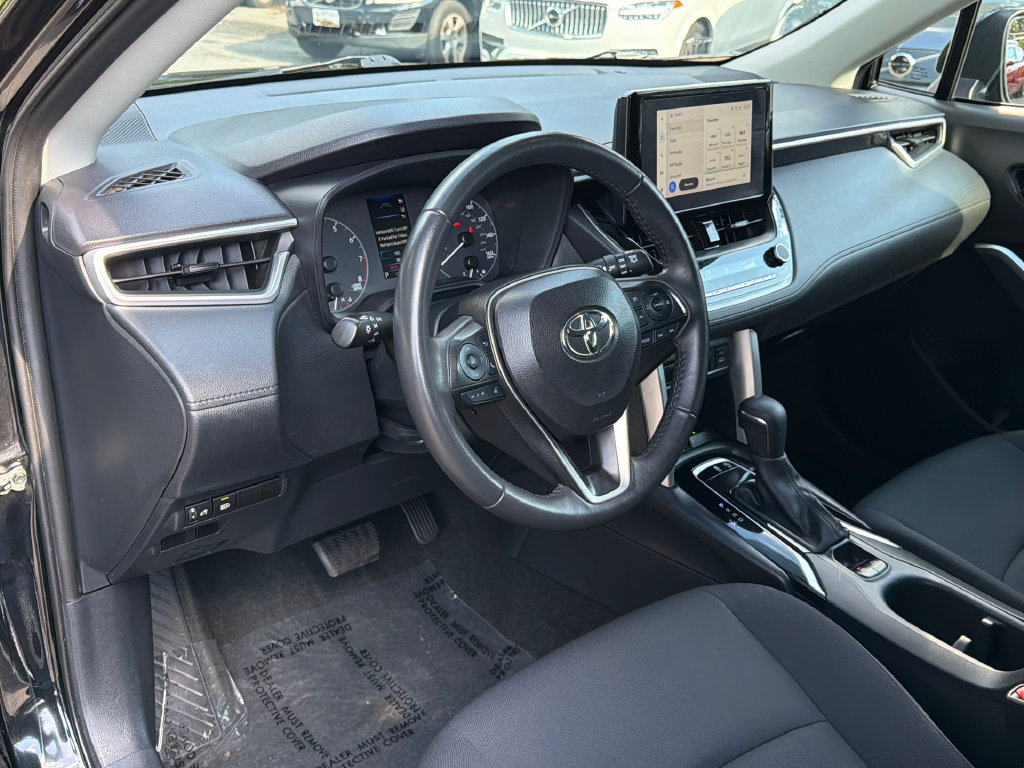 Used 2024 Toyota Corolla Cross LE AWD/4WD image 21