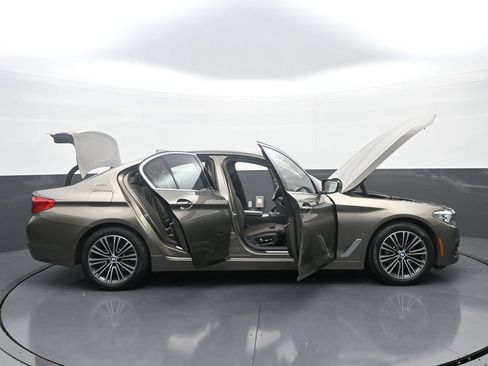 Used 2018 BMW 530e xDrive AWD/4WD image 45