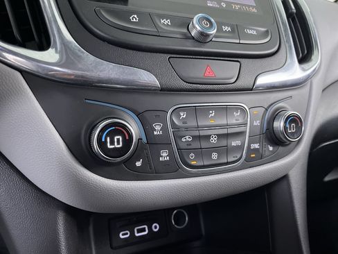 Used 2020 Chevrolet Equinox LT AWD/4WD image 18