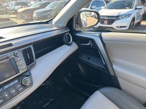 Used 2013 Toyota RAV4 Limited image 28