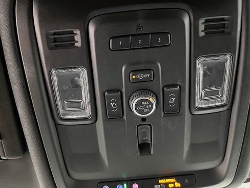 Used 2022 GMC Yukon XL Denali AWD/4WD image 19