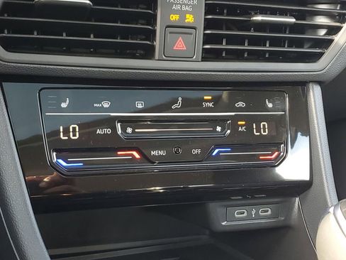 New 2026 Volkswagen Jetta SE FWD image 26