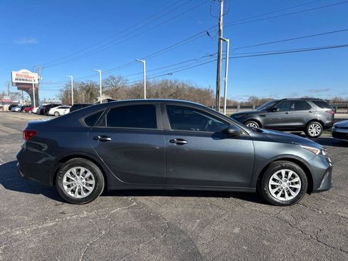 Used 2022 Kia Forte Sedan FWD image 6
