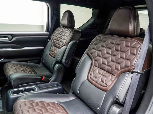 Used 2025 Nissan Armada Platinum image 42