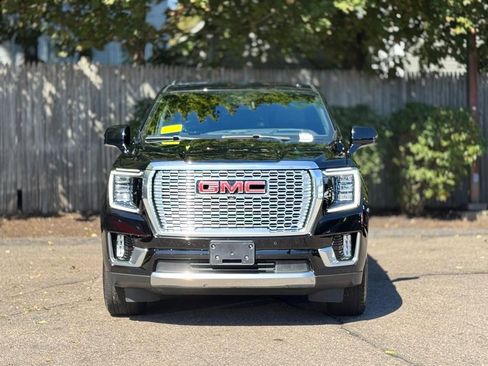 Used 2023 GMC Yukon XL Denali w/ Max Trailering Package image 9