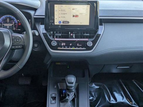Used 2026 Toyota Corolla Cross LE image 14