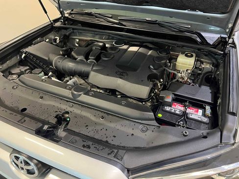 Used 2019 Toyota 4Runner TRD Off-Road Premium image 9