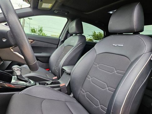 Used 2024 Kia Forte GT-Line w/ GT-Line Premium Package FWD image 17