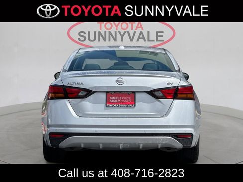 Used 2024 Nissan Altima 2.5 SV FWD image 8