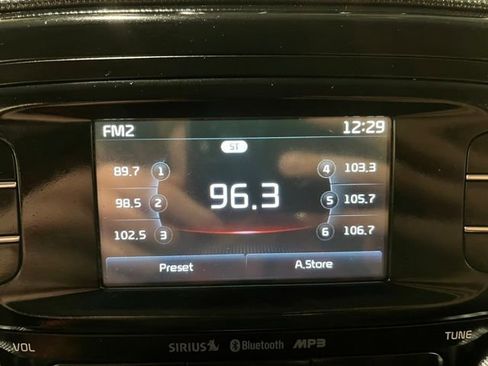 Used 2016 Kia Soul + image 32