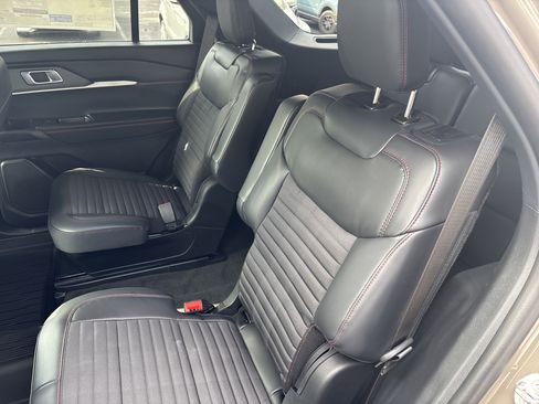 New 2026 Ford Explorer ST-Line w/ ST-Line Street Pack image 13