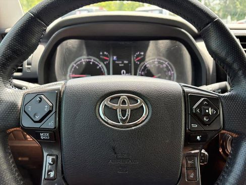 Used 2024 Toyota 4Runner TRD Off-Road Premium w/ Moonroof Package AWD/4WD image 17