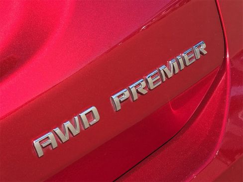 Used 2022 Chevrolet Equinox Premier image 32