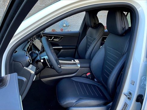 New 2025 Mercedes-Benz GLC 43 AMG 4MATIC image 9