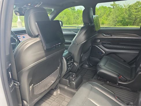 Used 2024 Jeep Grand Cherokee L Overland w/ Rear Seat Video Group I image 13