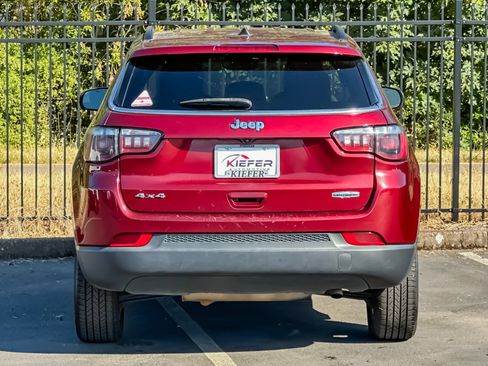 Used 2022 Jeep Compass Latitude AWD/4WD image 5