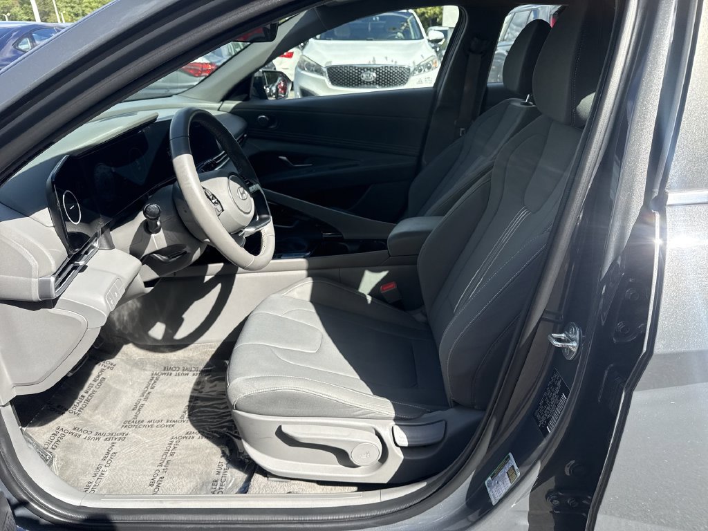 Used 2024 Hyundai Elantra SEL w/ Convenience Package FWD image 13