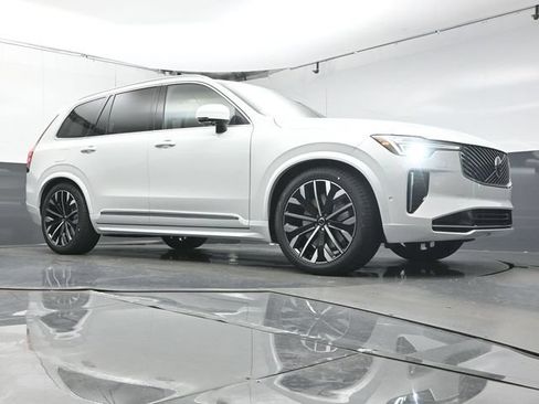 Used 2026 Volvo XC90 B6 Ultra w/ Protection Package Premier AWD/4WD image 41