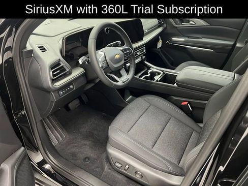 New 2026 Chevrolet Traverse LT w/ Driver Confidence Package AWD/4WD image 7