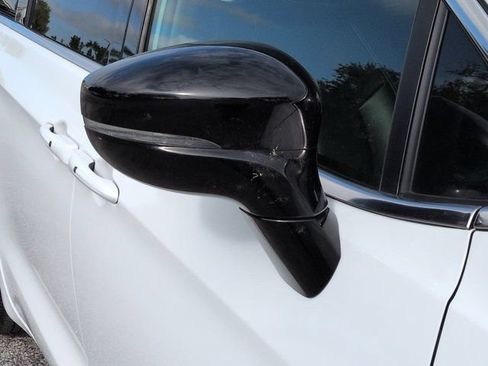 Used 2025 Chrysler Pacifica Select FWD image 11