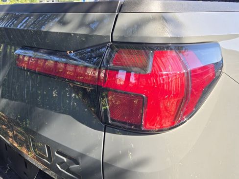 Used 2023 Hyundai Santa Cruz SEL w/ Activity Package FWD image 7