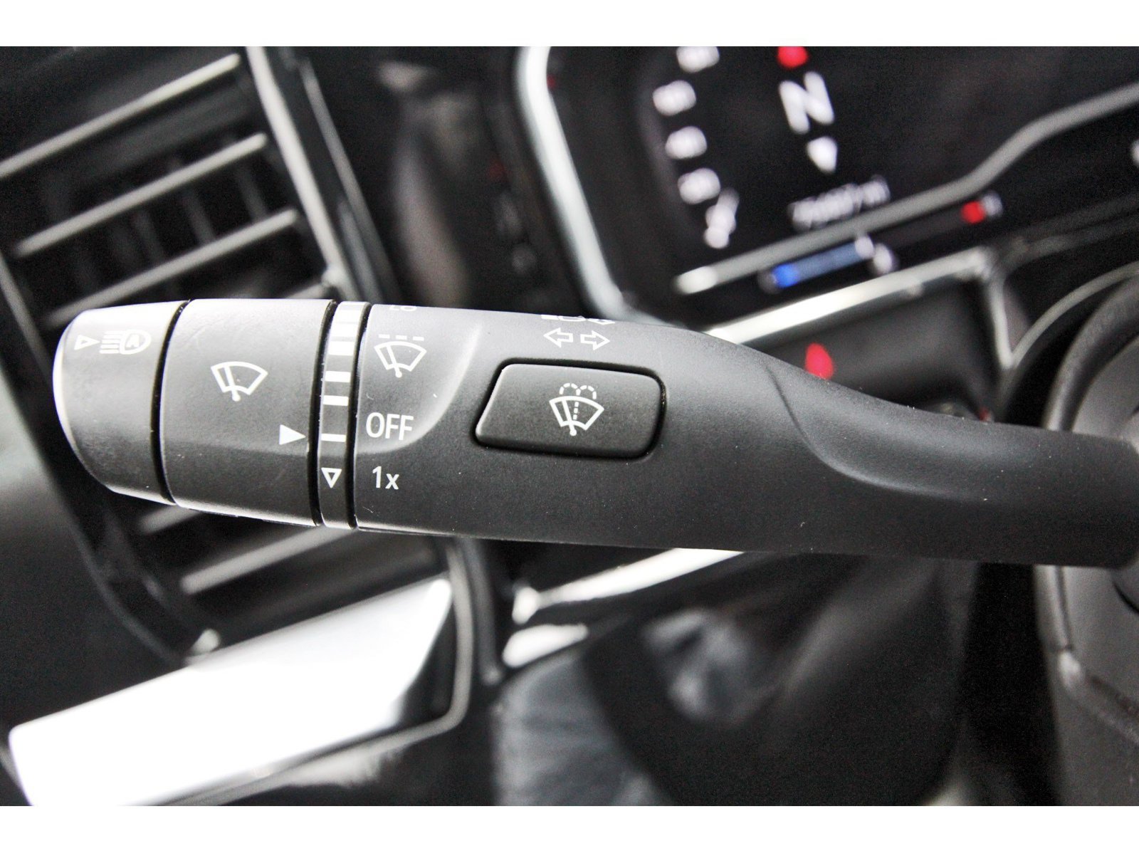 Used 2023 GMC Sierra 1500 SLE RWD image 17