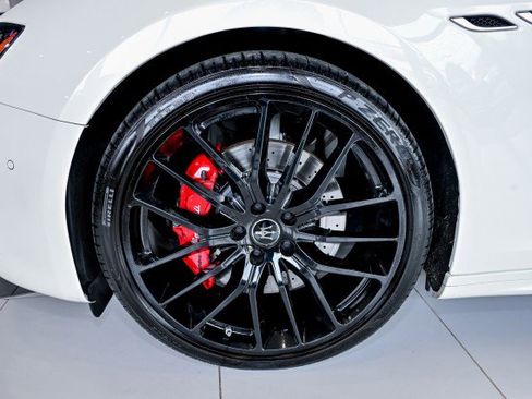Used 2022 Maserati Ghibli Modena image 48