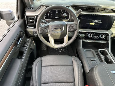 New 2026 GMC Sierra 2500 Denali w/ Denali Reserve Package AWD/4WD image 9