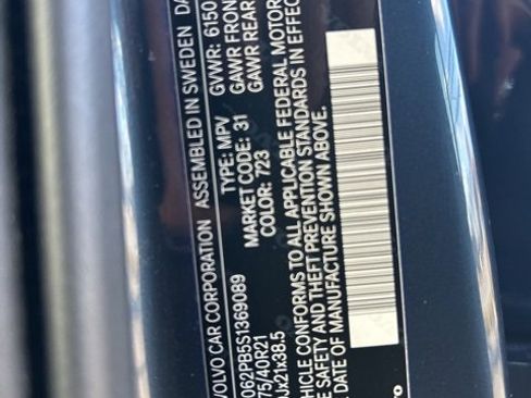 Certified 2025 Volvo XC90 B6 Plus image 26