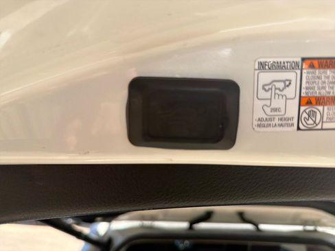 Used 2017 Toyota RAV4 Limited FWD image 35