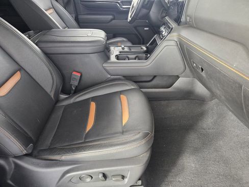 Used 2024 GMC Sierra 2500 AT4 w/ AT4 Premium Plus Package image 17