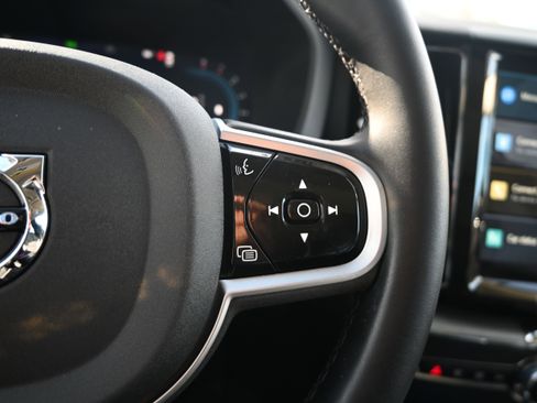 Used 2025 Volvo XC60 B5 Plus w/ Climate Package image 20