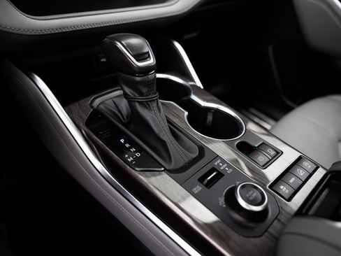 Used 2021 Toyota Highlander Platinum image 23