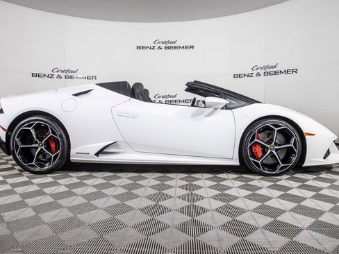 Used 2020 Lamborghini Huracan EVO image 5