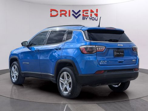 Used 2024 Jeep Compass Latitude image 3