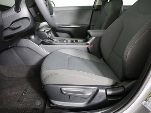 New 2025 Kia K4 LXS image 10