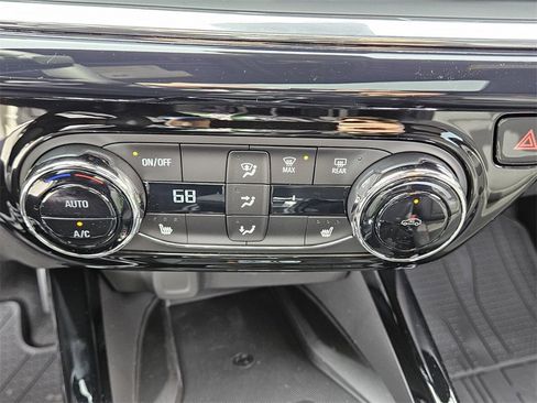 New 2026 Chevrolet Trax RS w/ Sunroof Package image 21